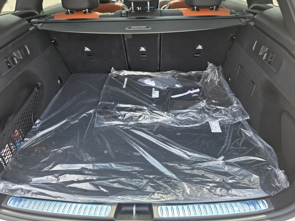 New 2026 Polar White Mercedes-Benz GLC 300 image 26
