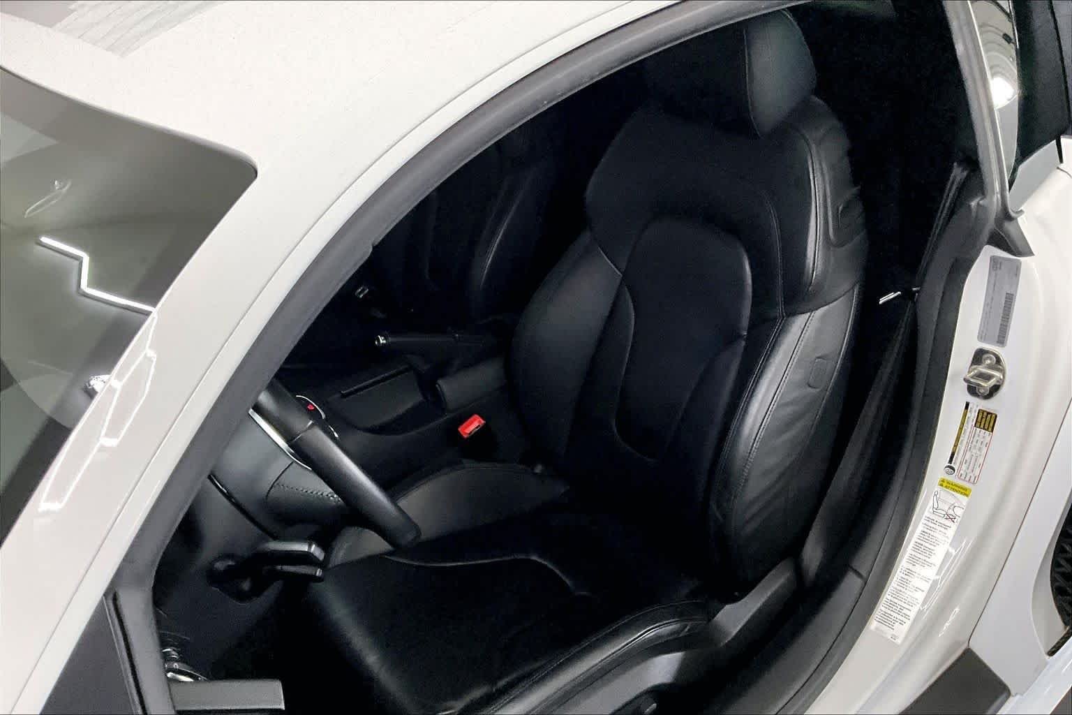 Used 2010 Ibis White With Ice Silver Sideblades Audi 5.2L image 22