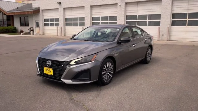 Used 2025 Gray Nissan 2.5 SV image 5