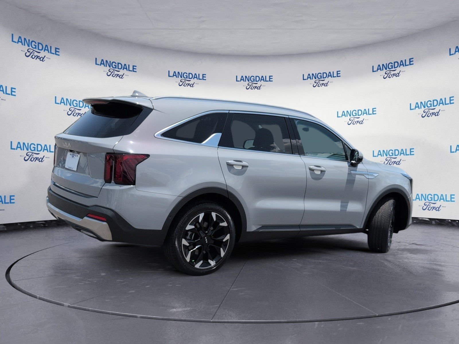 Used 2025 Wolf Gray Kia SX image 4