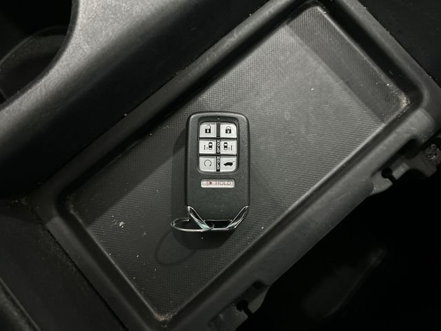 Used 2024 Crystal Black Pearl Honda Touring image 34