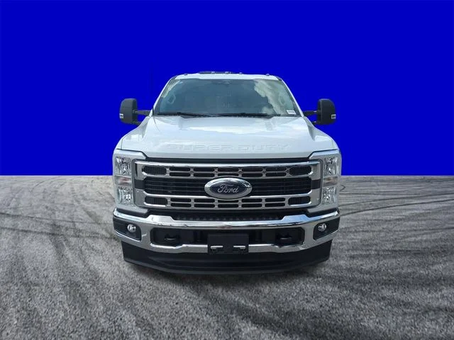 2025 Ford F-350 Super Duty Chassis Cab XL - Photo 9