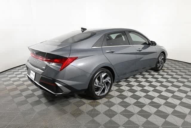 2025 Hyundai Elantra Limited - Photo 60