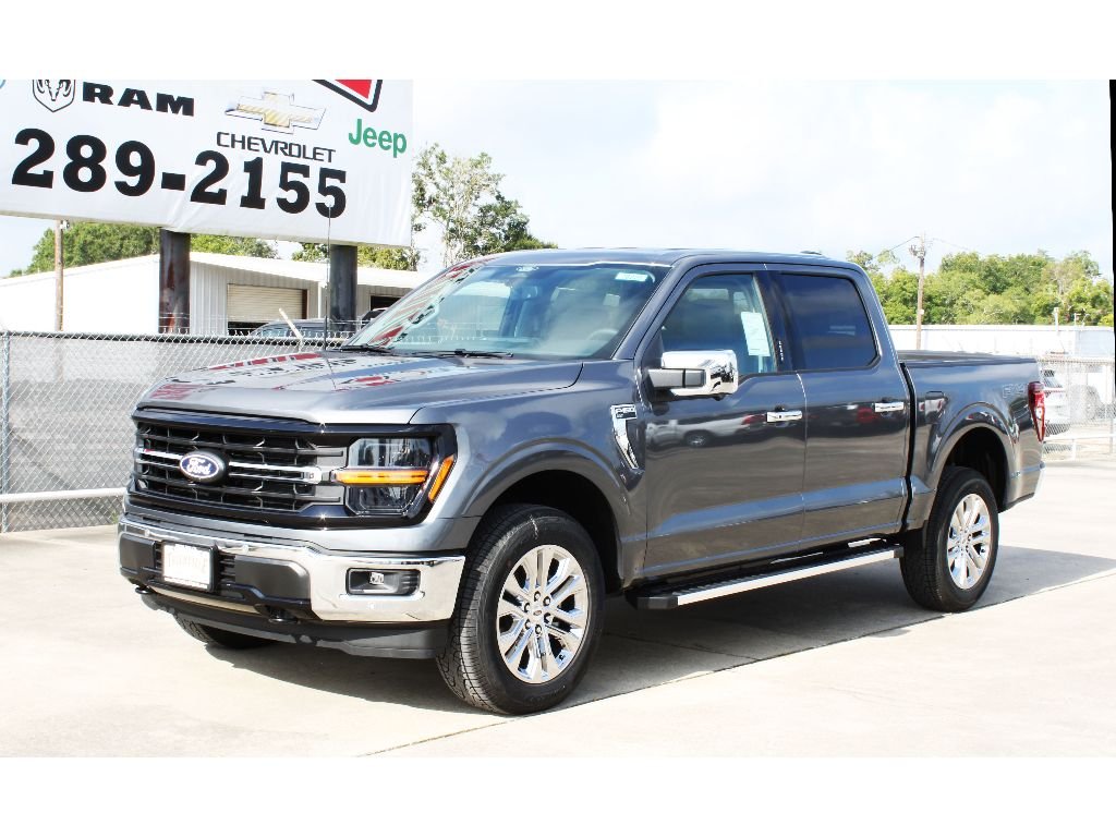 New 2026 Carbonized Gray Metallic Ford XLT image 2