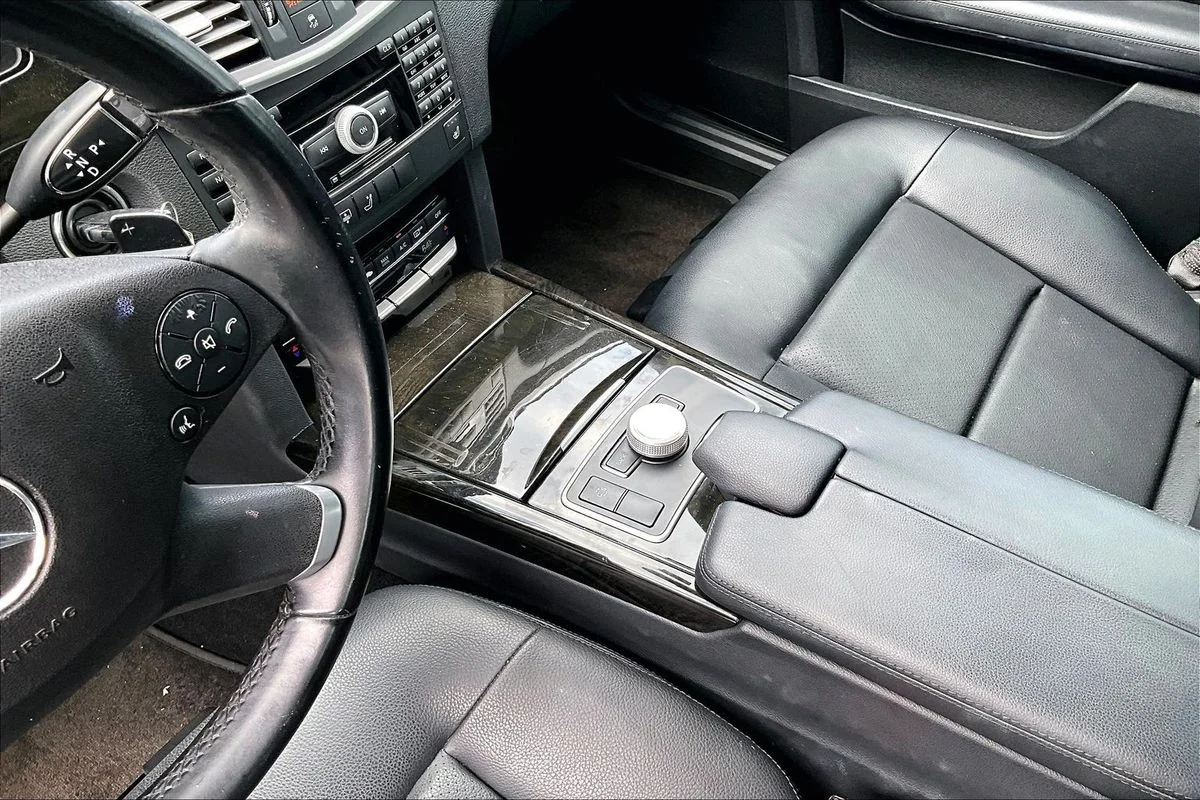 Used 2010 Black Mercedes-Benz  image 17