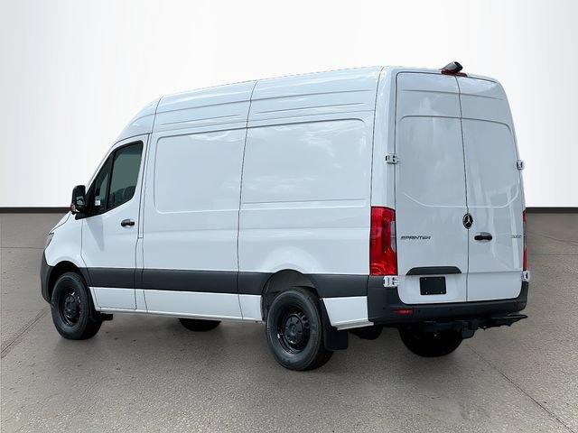 New 2026 Arctic+White Mercedes-Benz Cargo 144 WB image 5