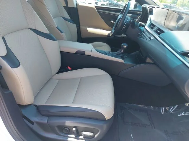 Used 2020 White Lexus 350 image 10