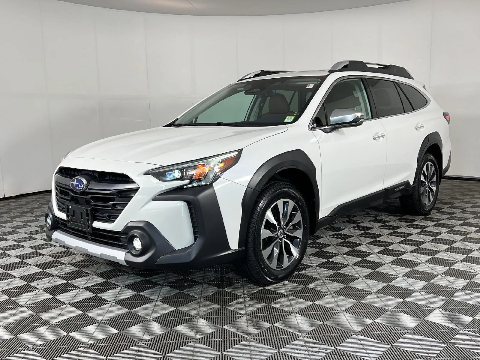 Used 2024 Crystal White Pearl Subaru Touring XT image 8