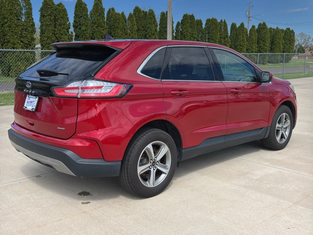 Used 2024 Rapid Red Metallic Tinted Clearcoat Ford SEL image 4