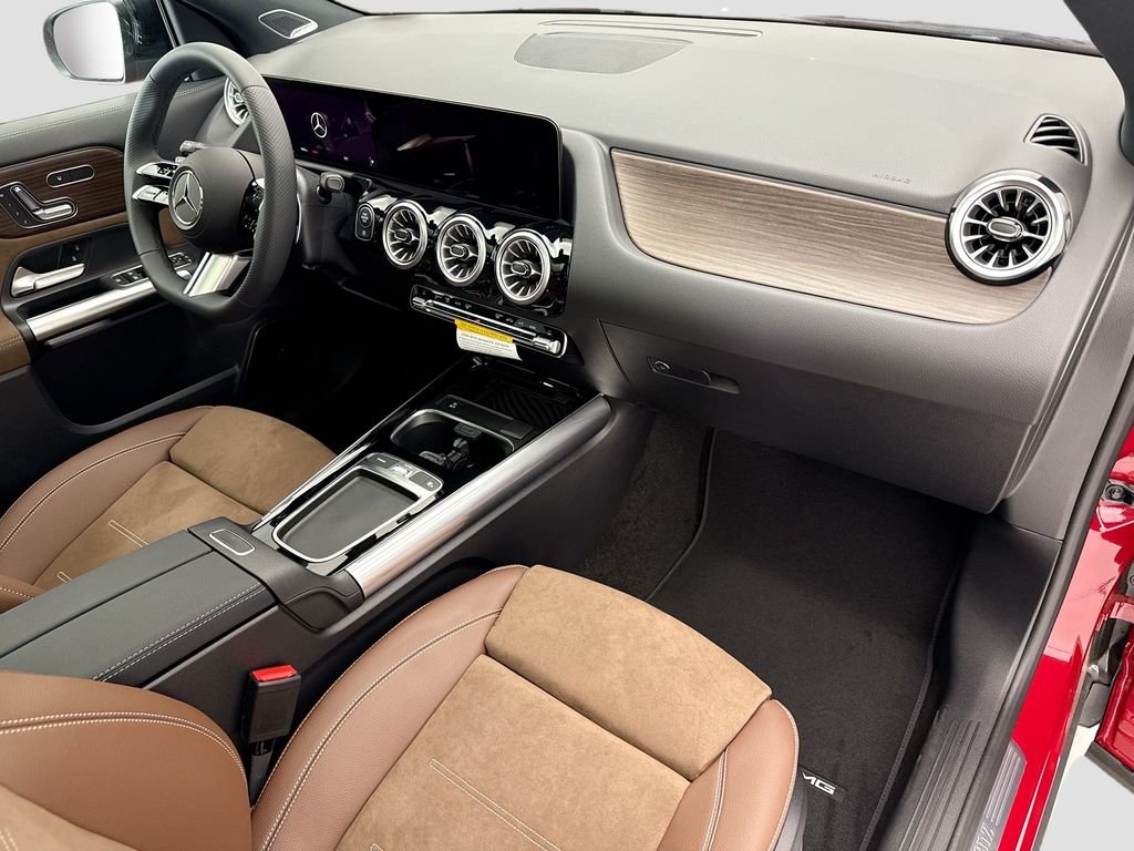 New 2026 MANUFAKTUR Patagonia Red Metallic Mercedes-Benz GLA 250 image 15