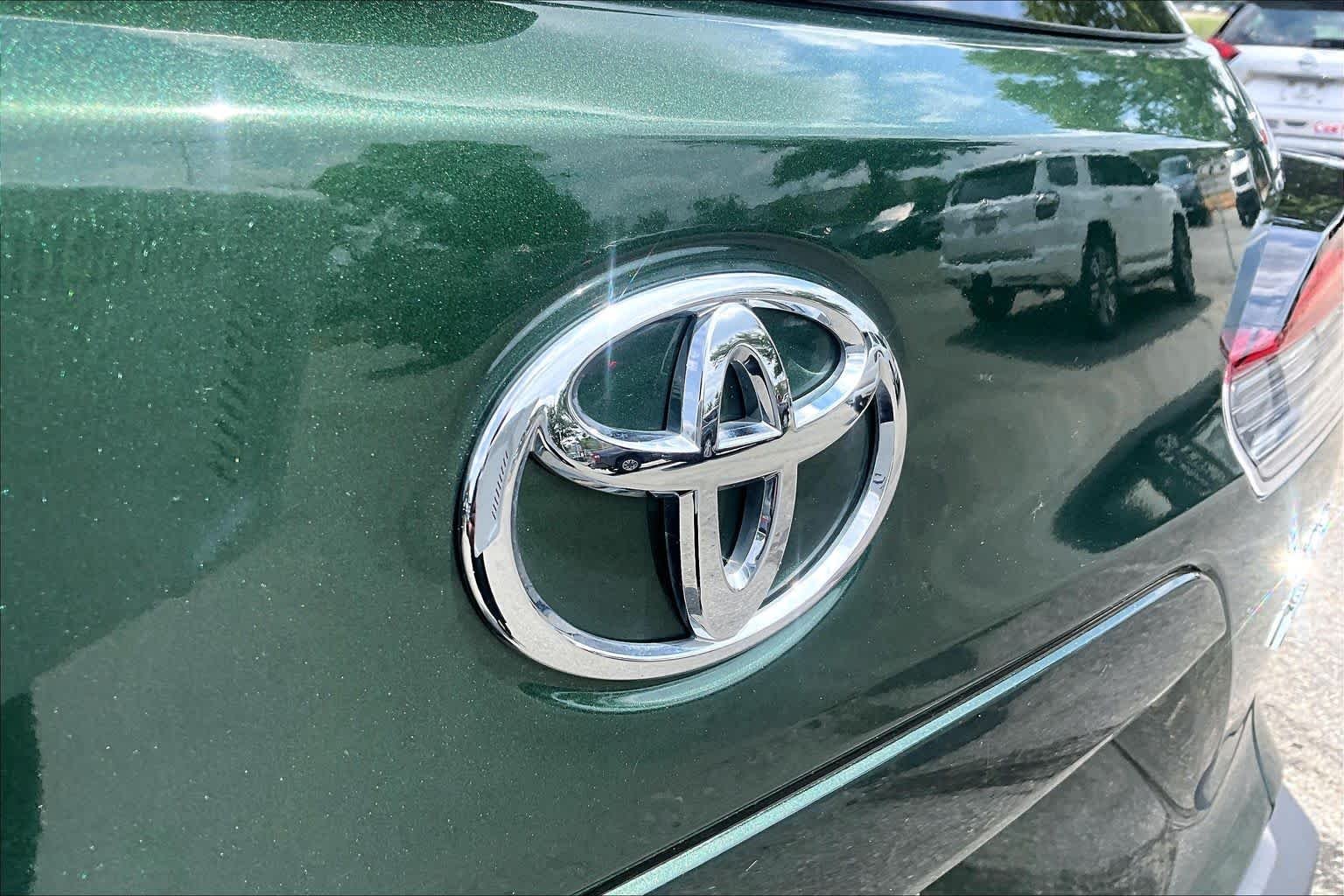 Used 2025 Cypress Toyota XLE image 30