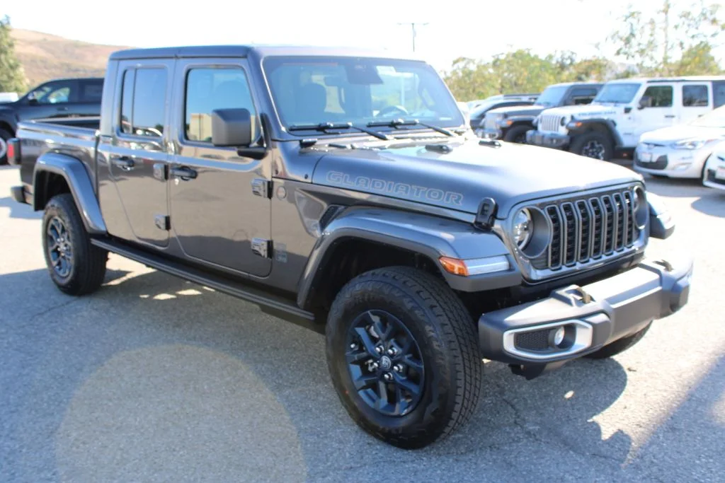 New 2026 Granite Crystal Metallic Clearcoat Jeep 85th Anniversary Edition image 3