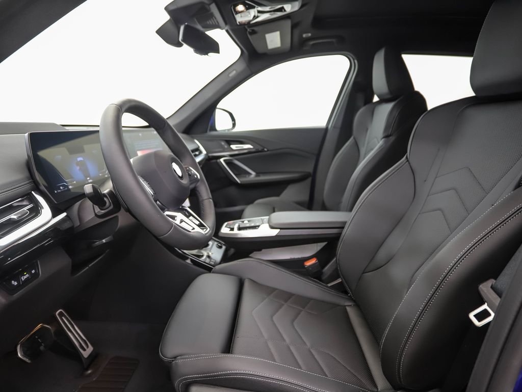 Used 2026 Blue Metallic BMW xDrive28i image 10
