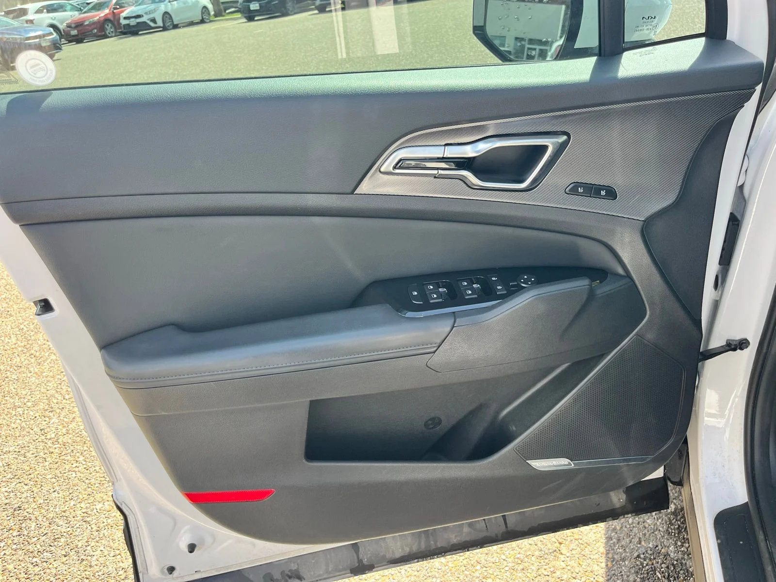 Used 2023 White Kia SX-Prestige image 12