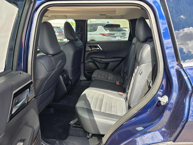 2025 Mitsubishi Outlander SE - Photo 19