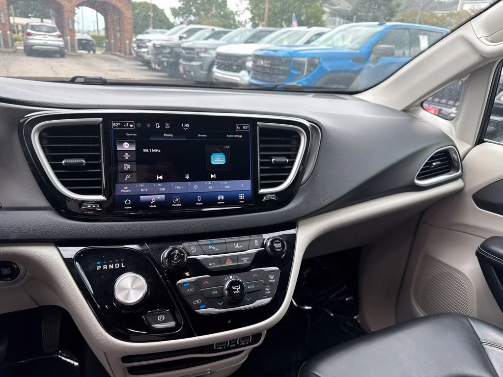 Used 2023 Blue Chrysler Touring L image 18