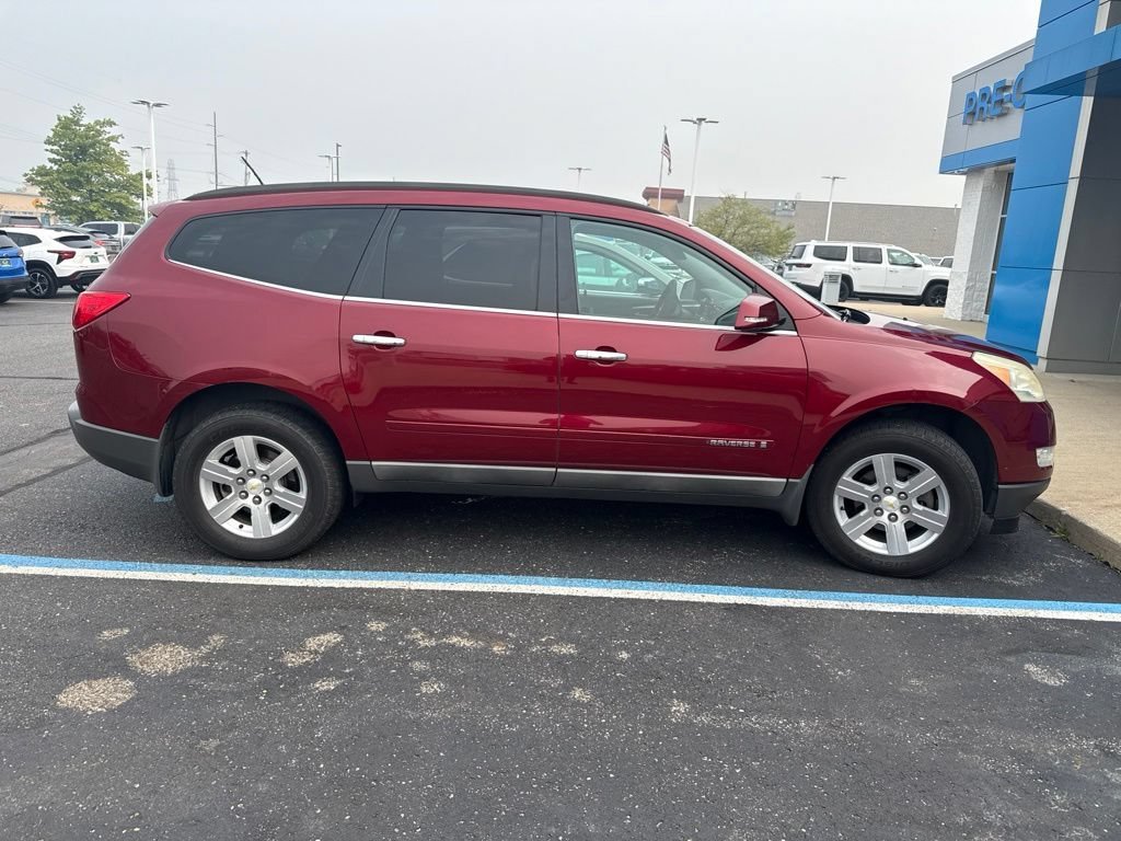 Used 2009 Red Jewel Tintcoat Chevrolet LT w/1LT image 7