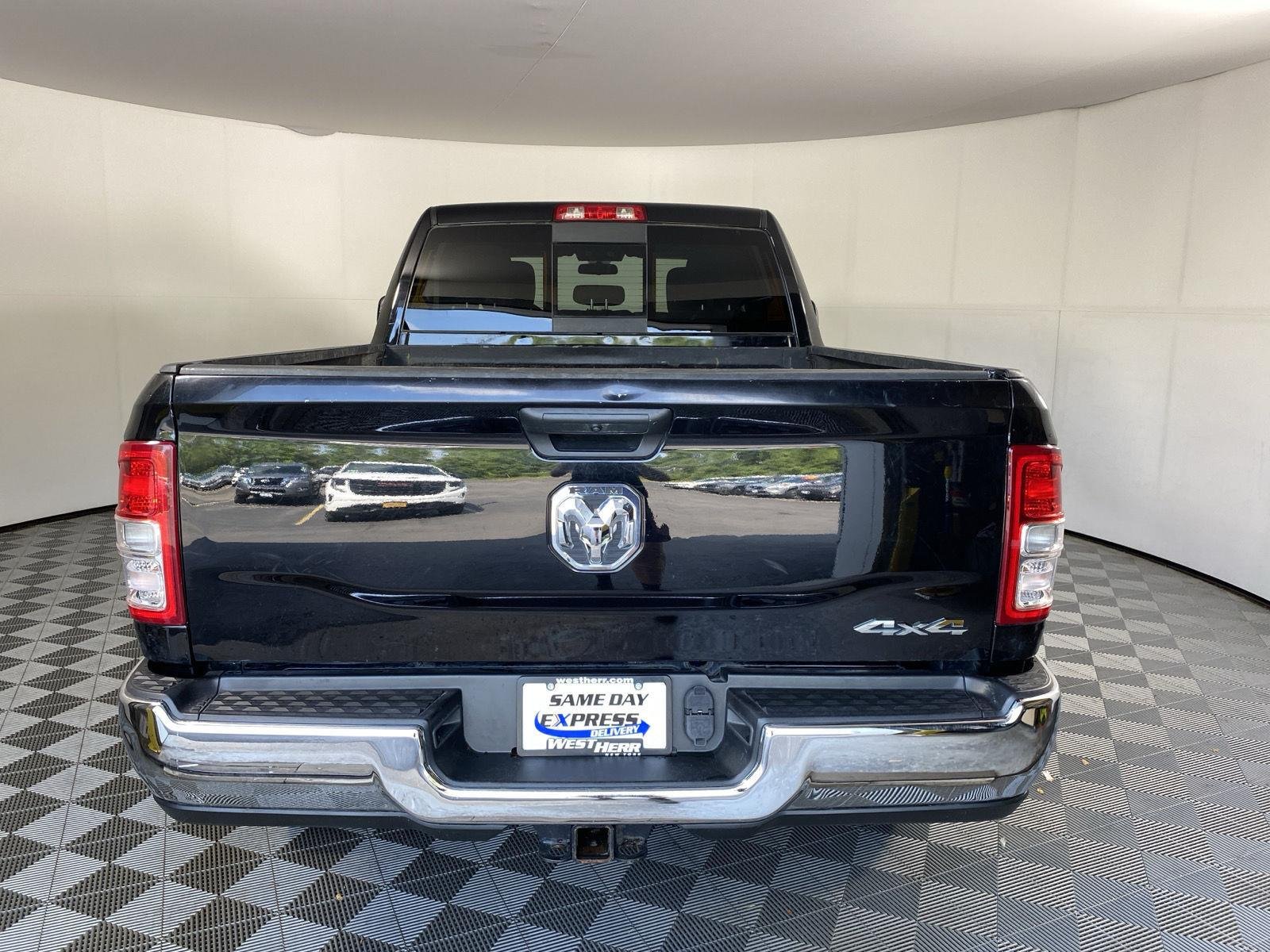 Used 2021 Diamond Black Crystal Pearlcoat Ram Tradesman image 7