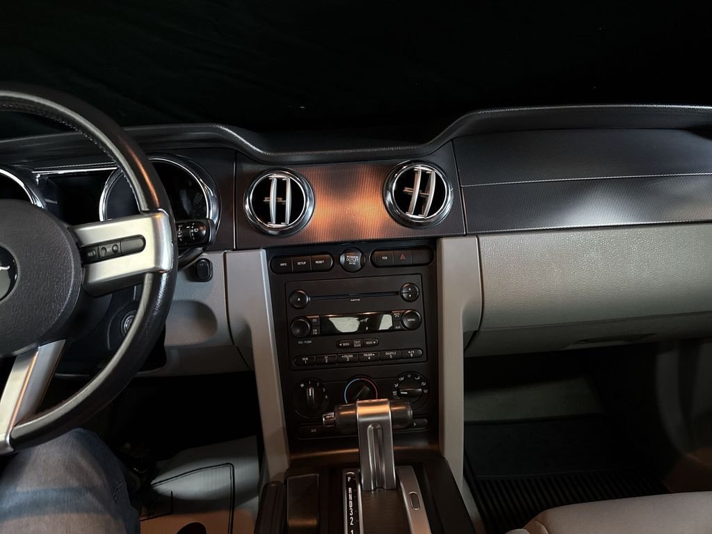 Used 2007 Blue Ford V6 Deluxe image 19