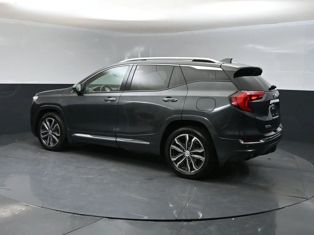 Used 2020 Gray GMC Denali image 4