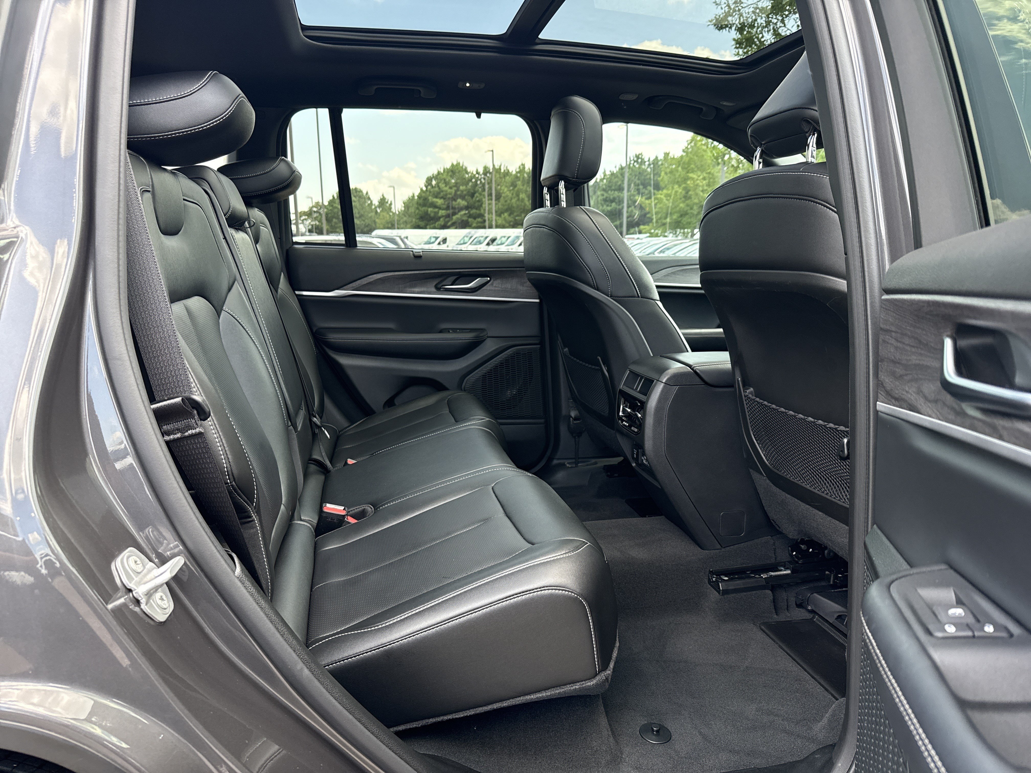 Used 2024 Baltic Gray Metallic Clearcoat Jeep Limited image 7