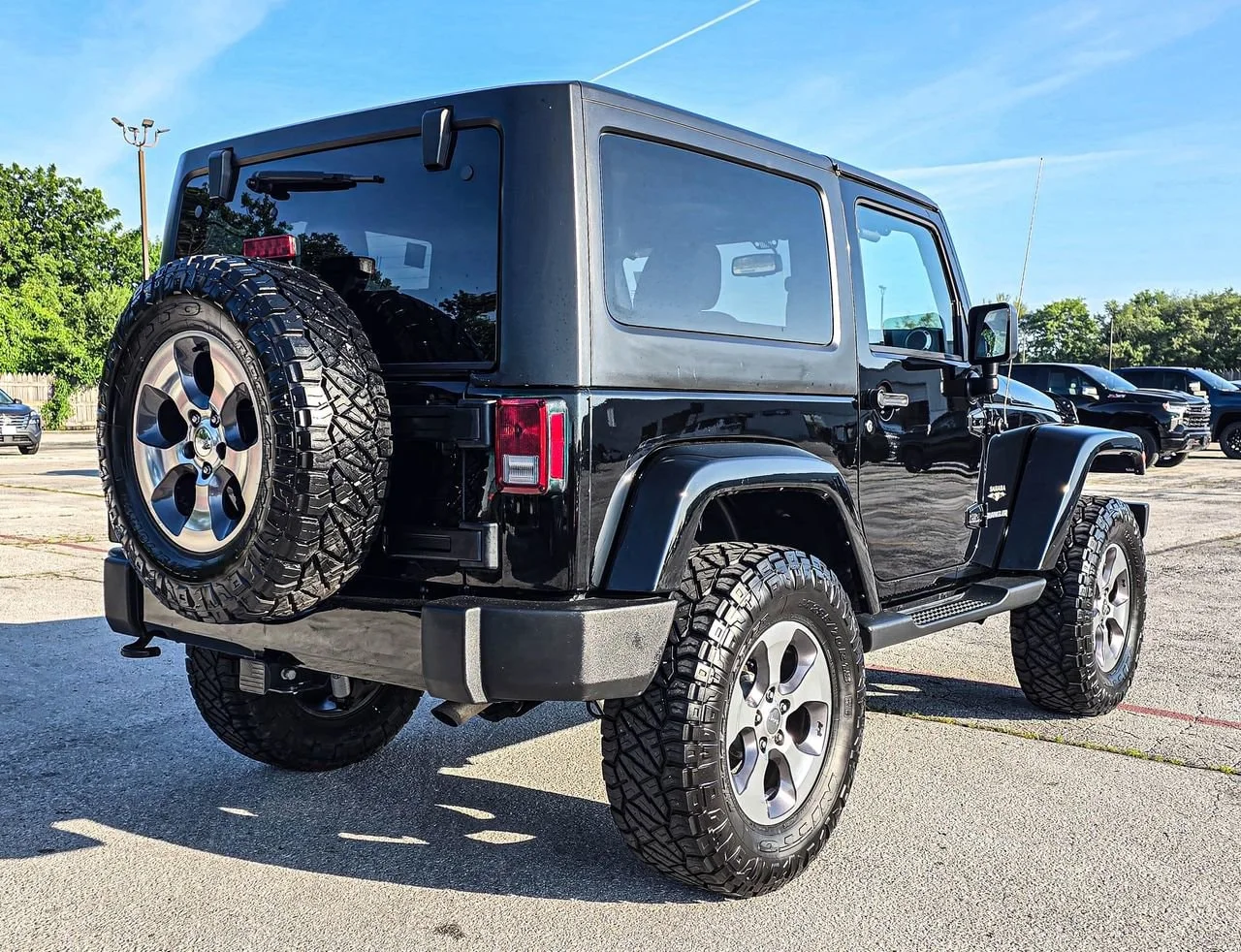 Used 2016 Black Jeep Sahara image 5
