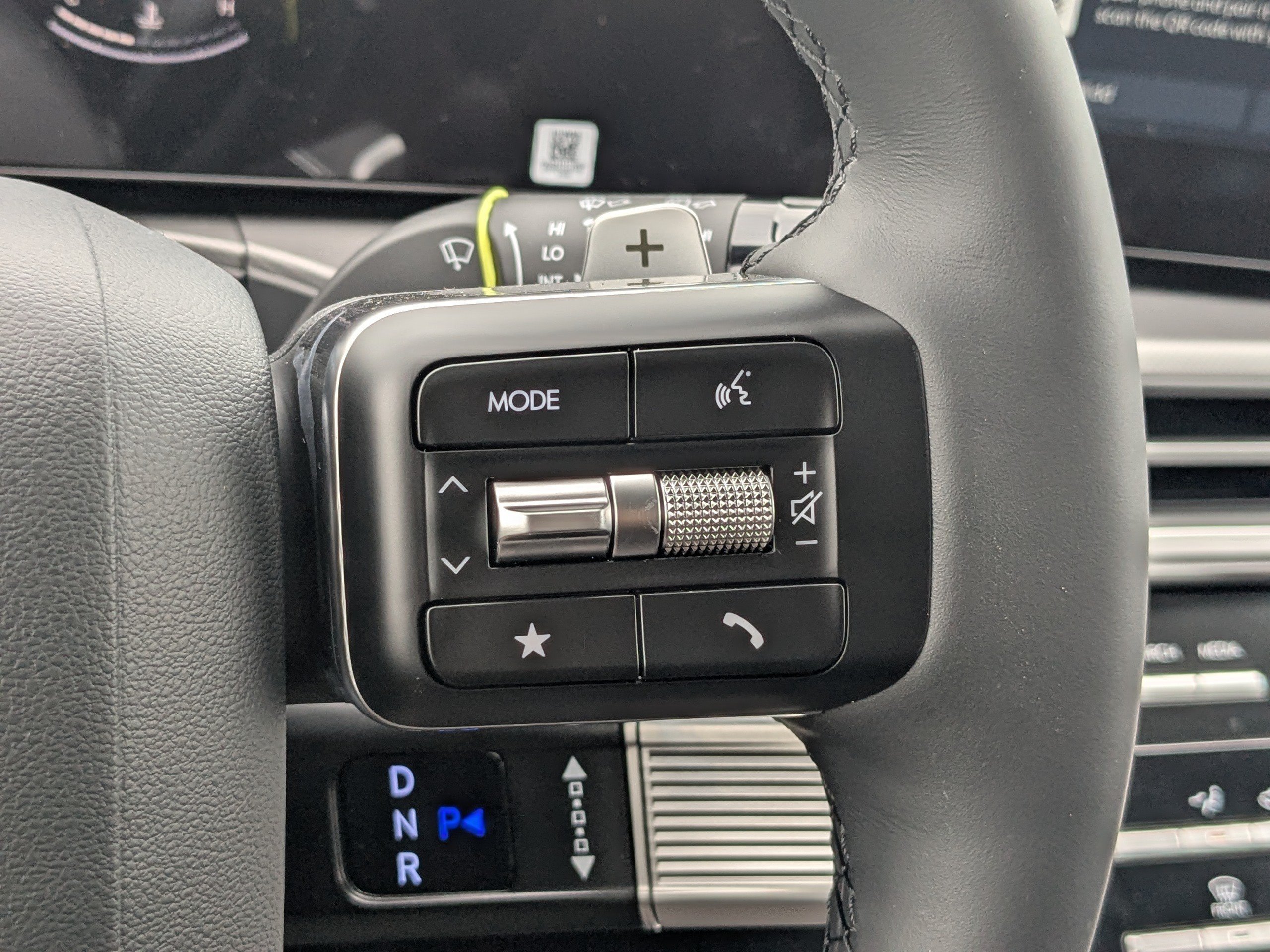 New 2027 Shimmering Silver Hyundai SE FWD image 29