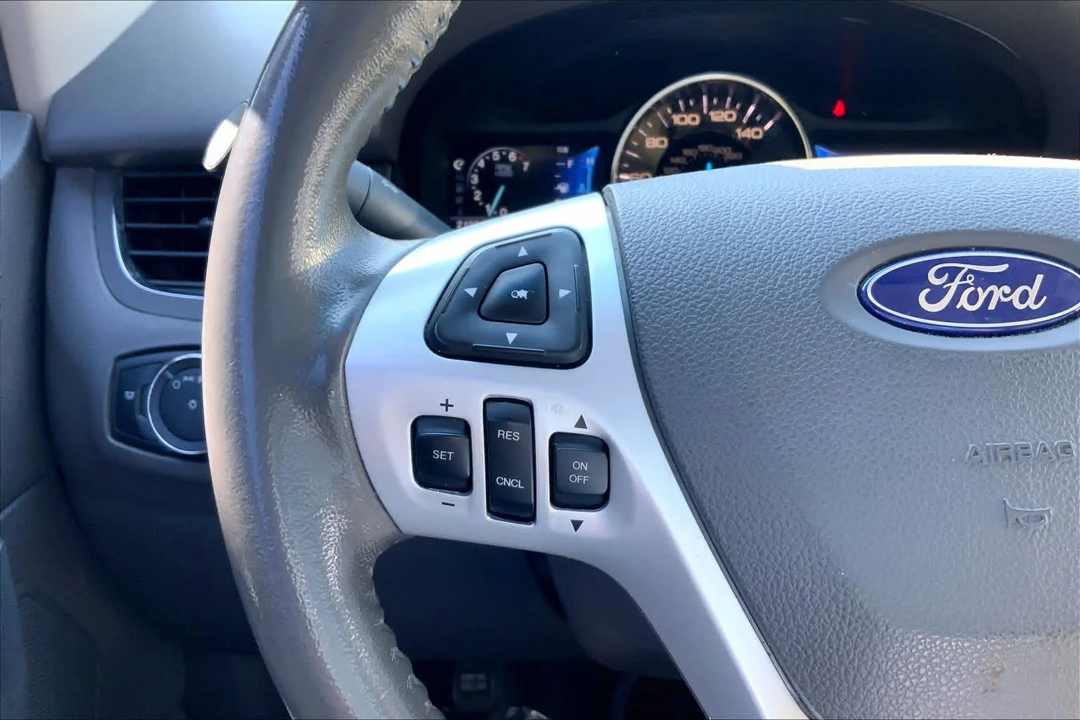 Used 2013 Mineral Gray Metallic Ford SEL image 23