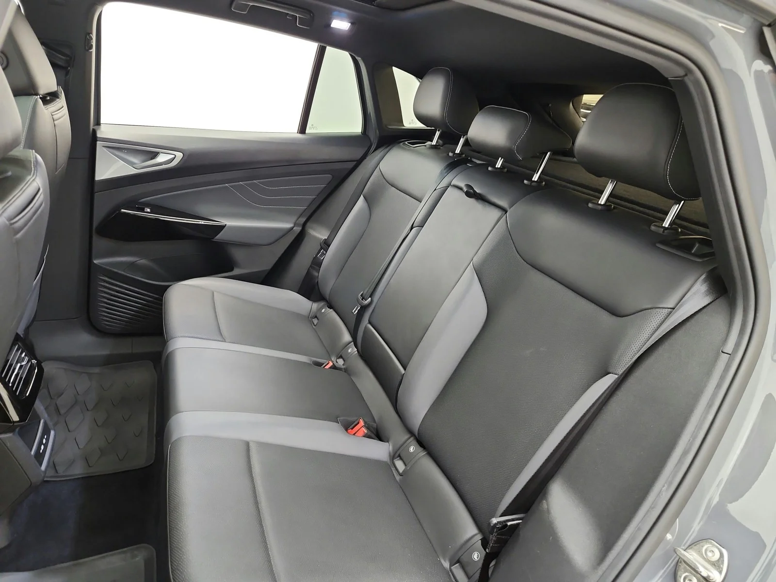 Used 2023 Pure Gray Volkswagen Pro S image 15