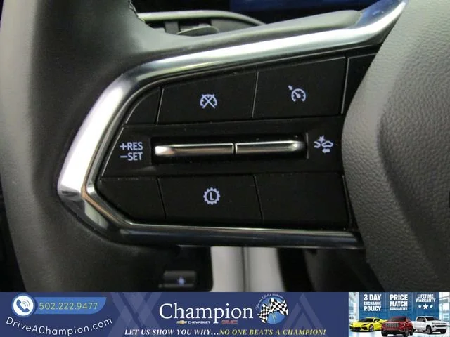 Used 2025 Iridescent Pearl Tricoat Chevrolet Premier image 37