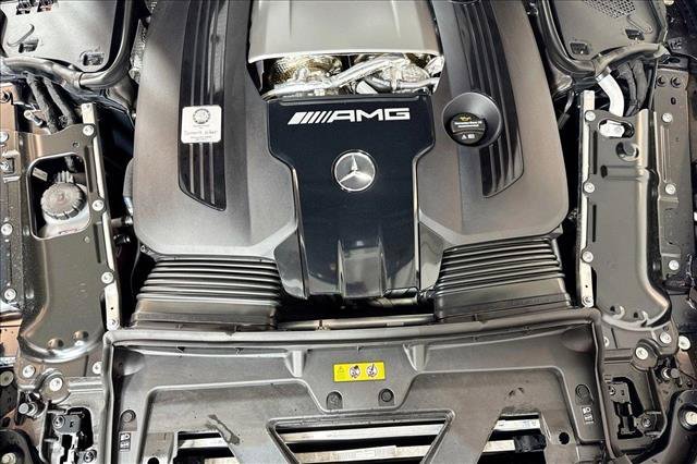 New 2026 MANUFAKTUR Night Black Magno Mercedes-Benz AMG® SL 63 S E Performance image 54