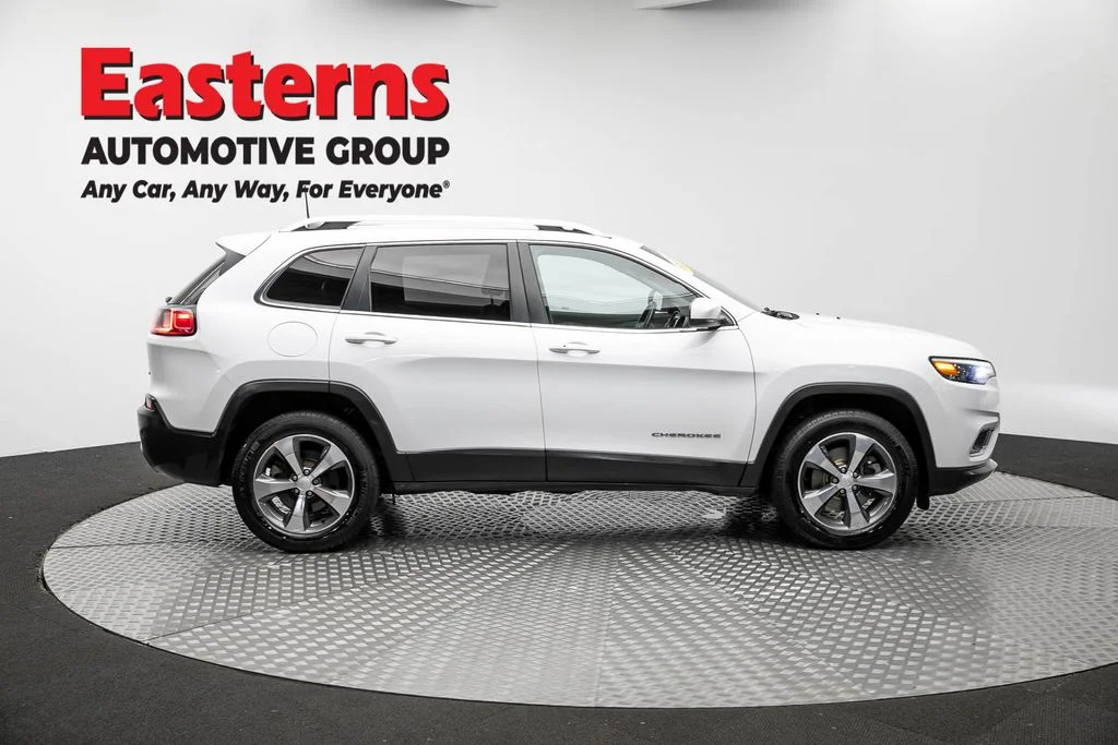 Used 2019 White Jeep Limited image 4