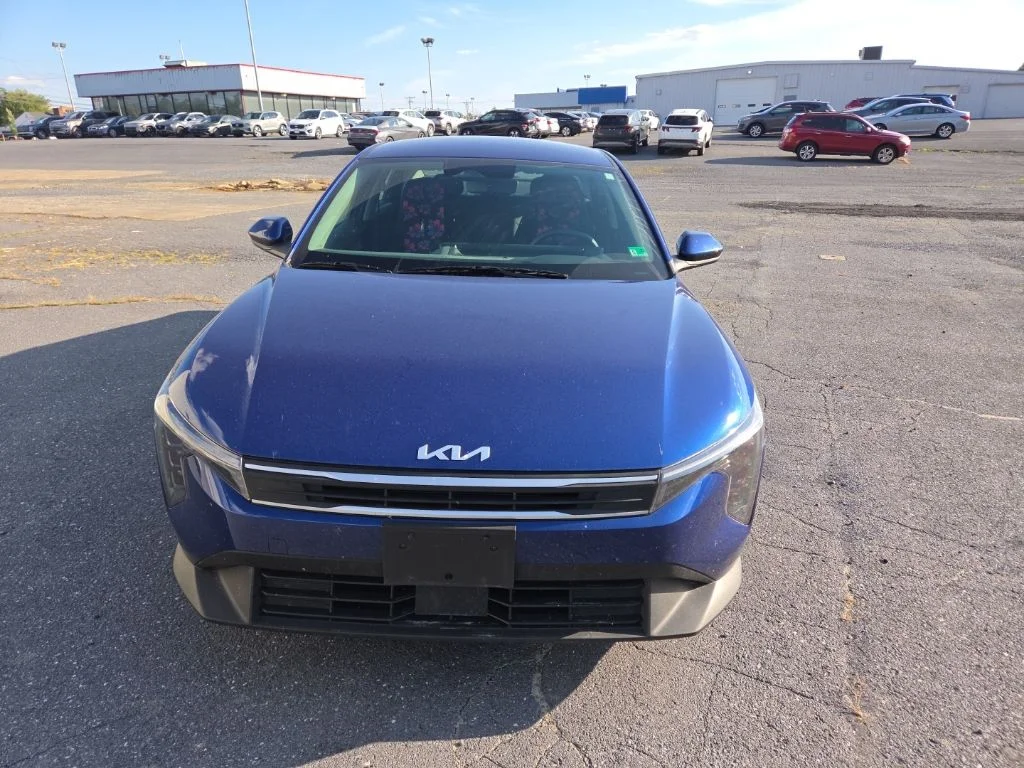 Used 2025 Blue Kia LXS image 2