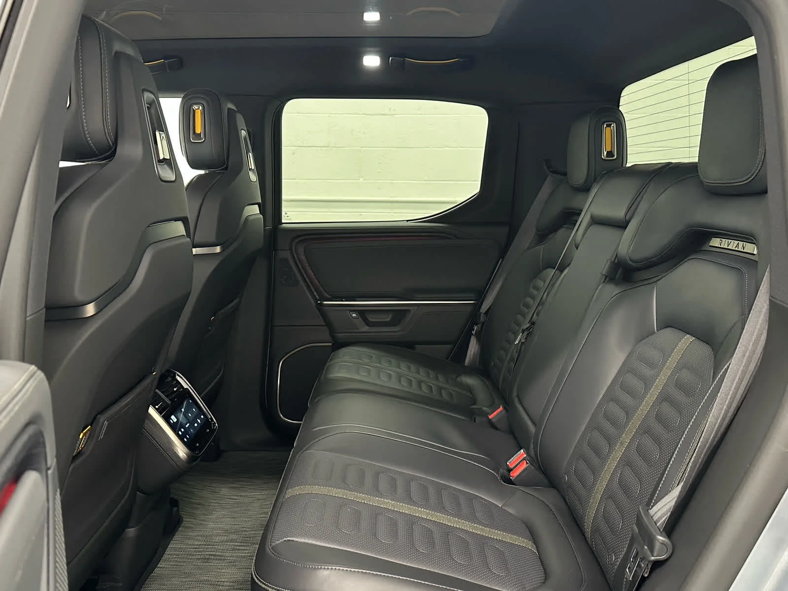Used 2025 LA Silver Rivian Adventure image 15