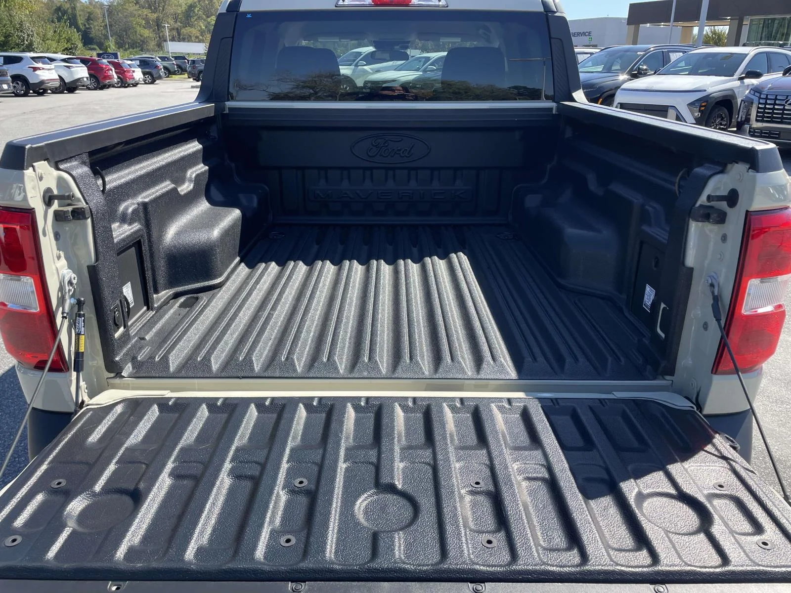 Used 2025 Desert Sand Ford XLT image 31
