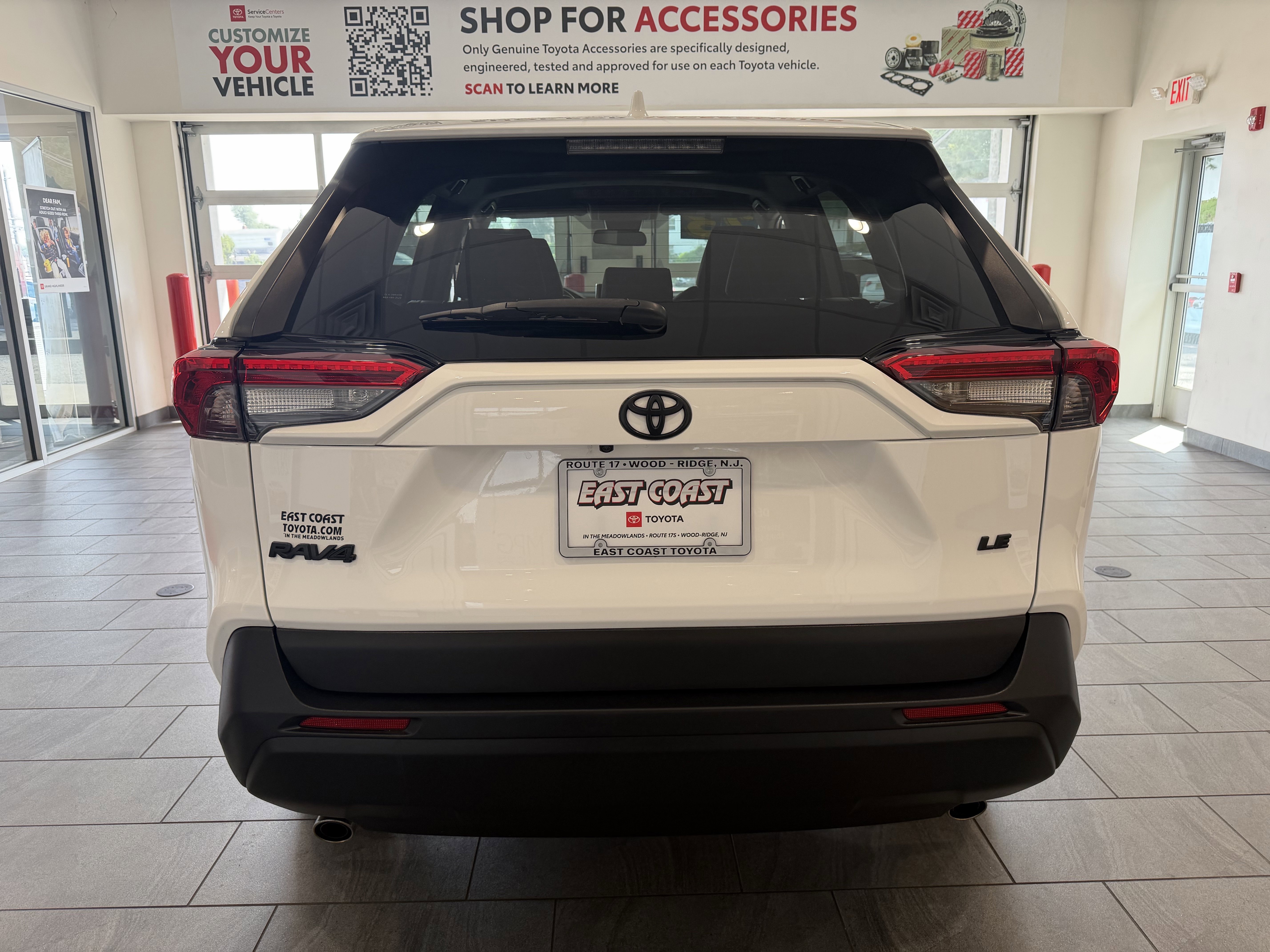Used 2023 ICE CAP Toyota LE image 5
