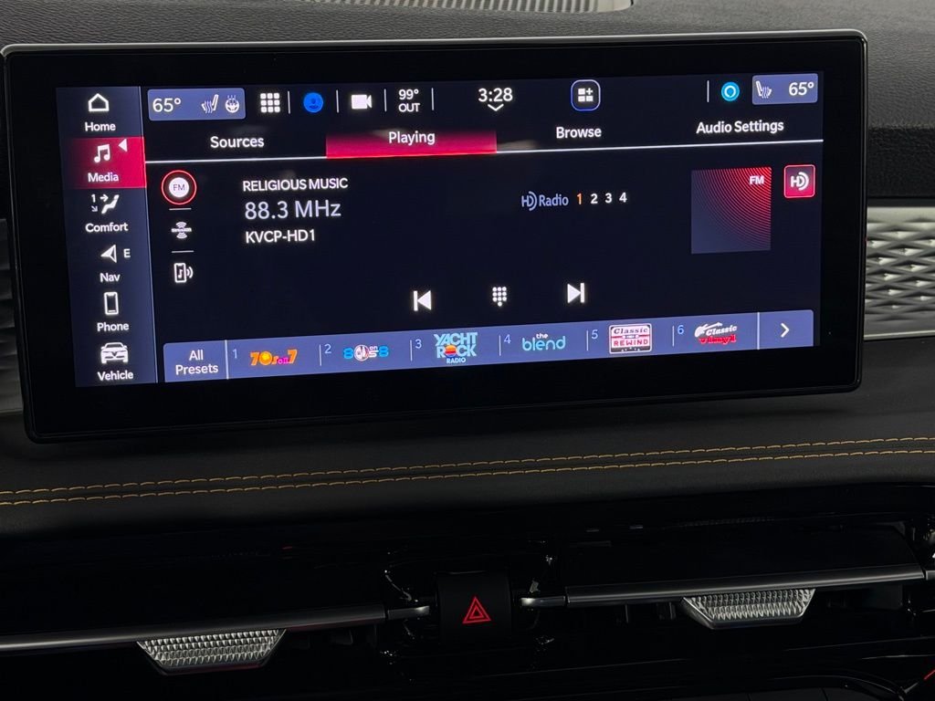Used 2025 White Alfa Romeo Base image 17