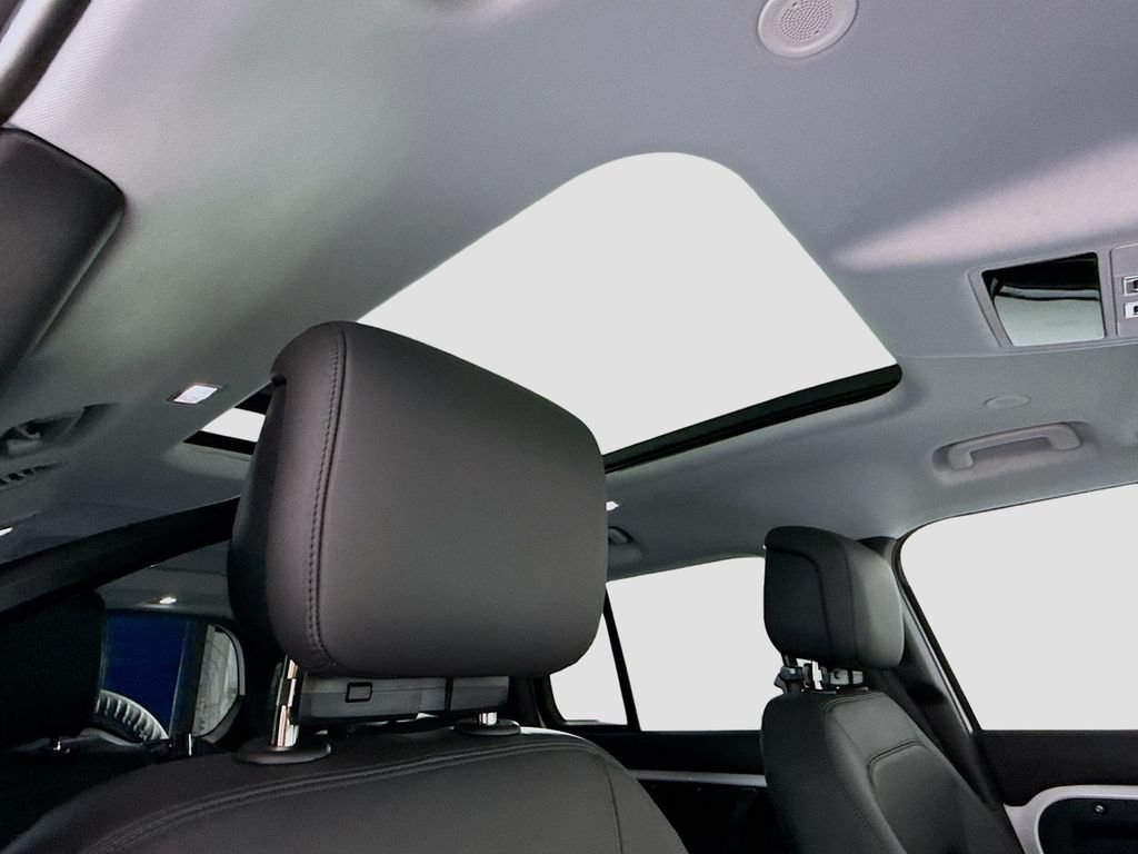 New 2026 Fuji White Land Rover S image 20