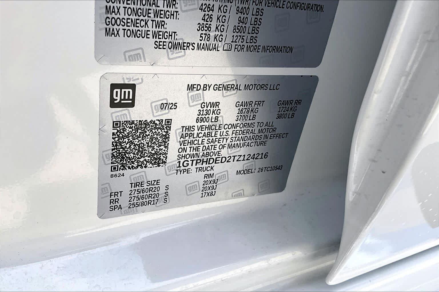 Used 2026 Summit White GMC SLT image 35