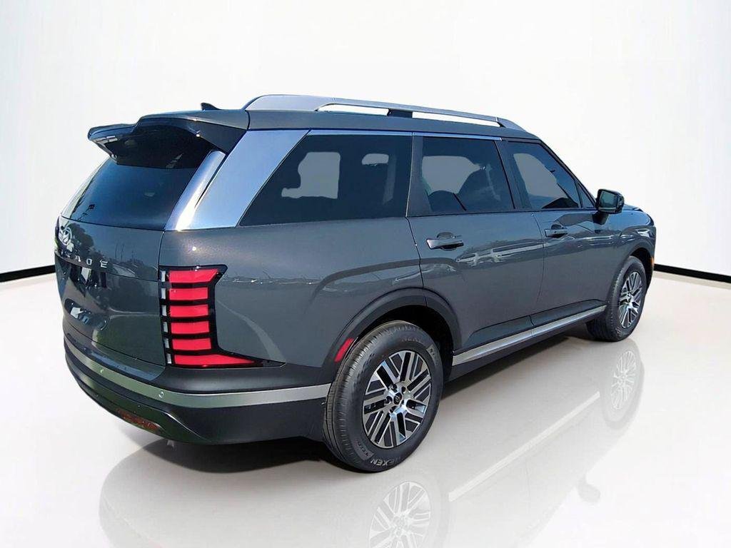 New 2027 Gray Hyundai Blue SEL 7P image 5