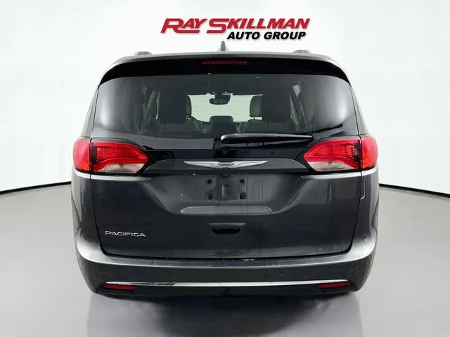 Used 2019 Gray Chrysler Touring L Plus image 6