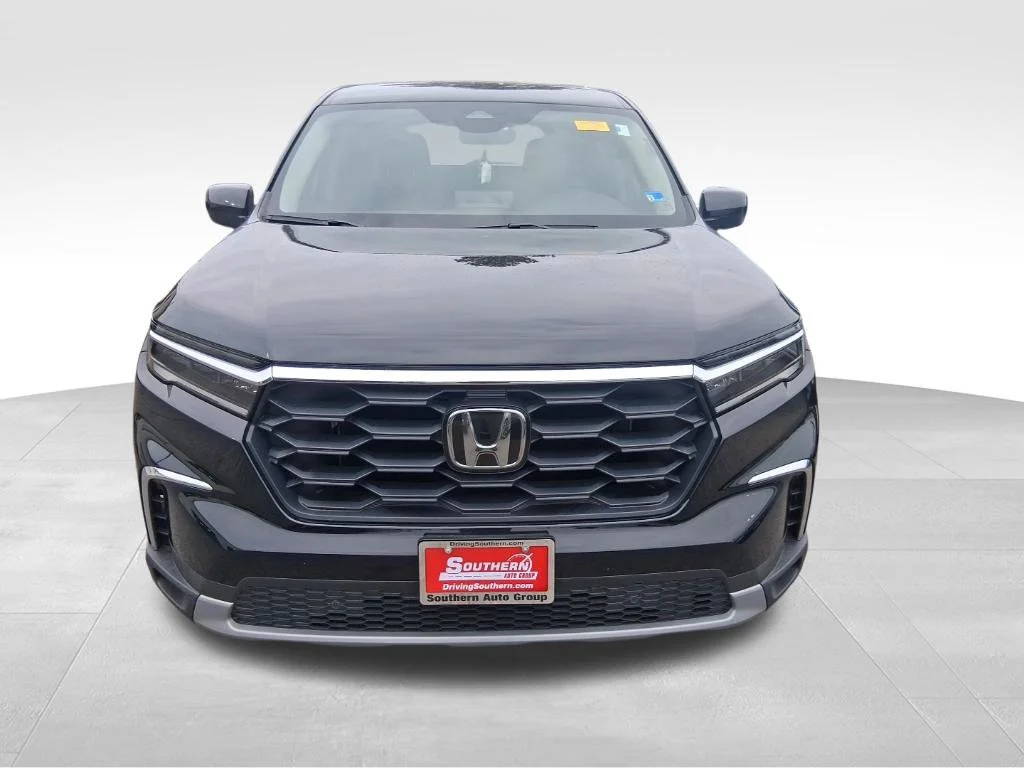 Used 2025  Honda  image 2