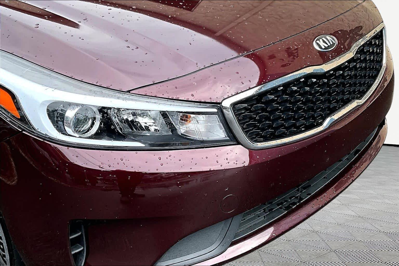 Used 2018 Garnet Red Kia LX image 28