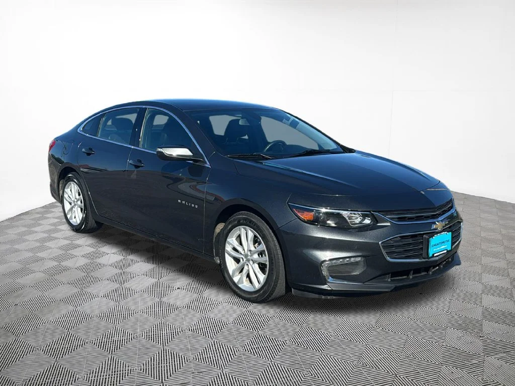 Used 2017 Gray Chevrolet LT image 4