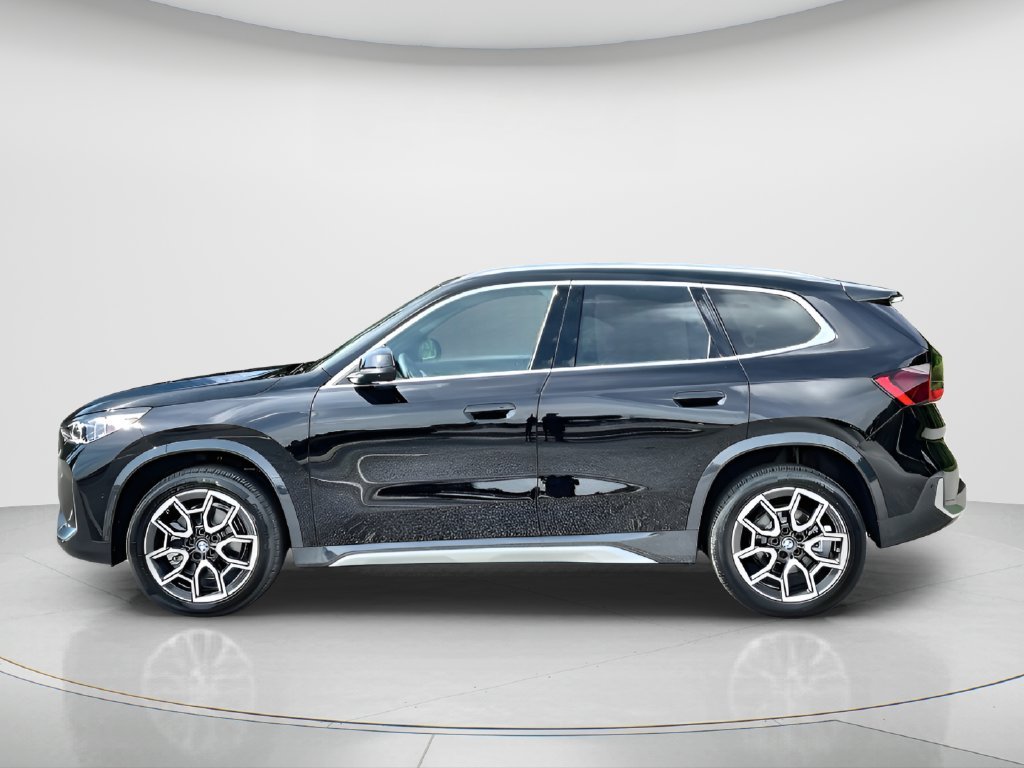Used 2025 Black BMW xDrive28i image 10