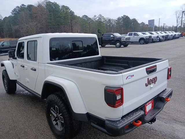 New 2026 Bright White Clear-Coat Exterior Paint Jeep Mojave X image 6
