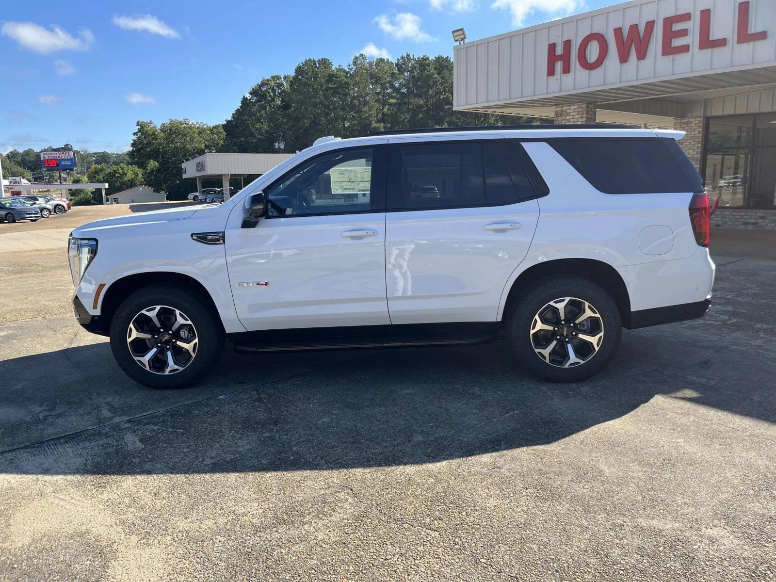 2026 GMC Yukon AT4 - Photo 4