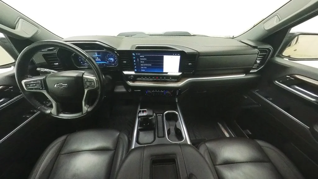 Used 2022 Beige Chevrolet LT Trail Boss image 31