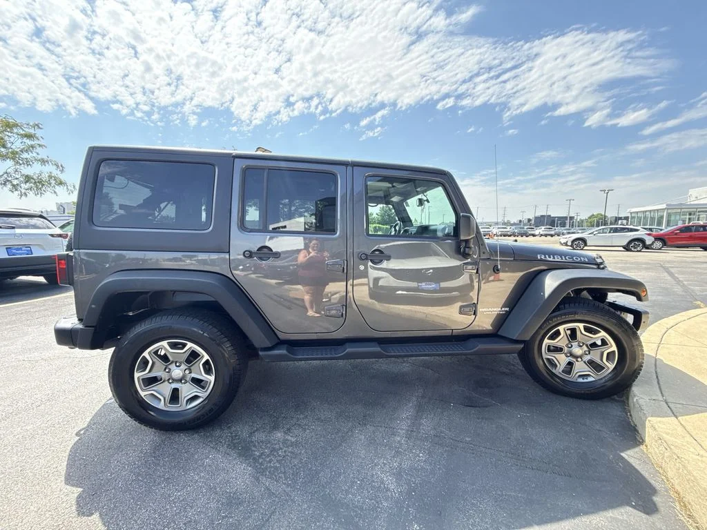 Used 2017 Gray Jeep Unlimited Rubicon image 4