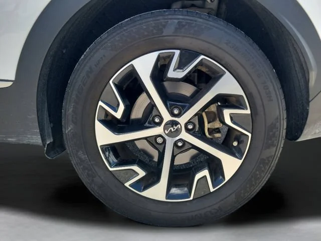 Used 2024 White Kia EX image 33